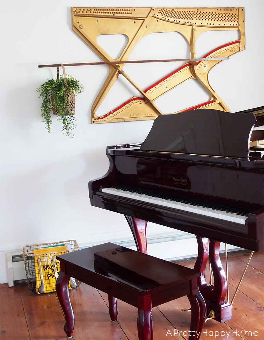Piano harp art is a thing now! At least in my house.
