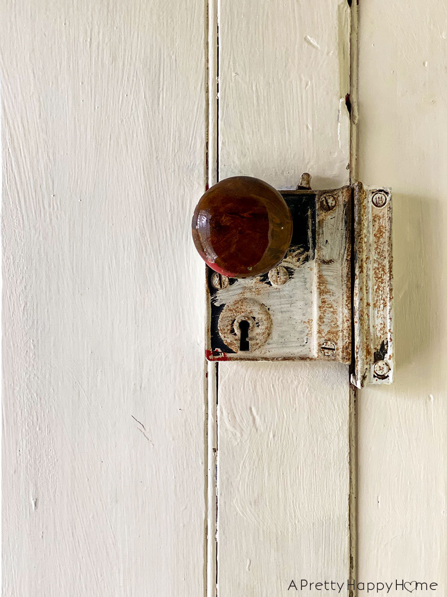 All you need to know about rim locks - vintage door locks.